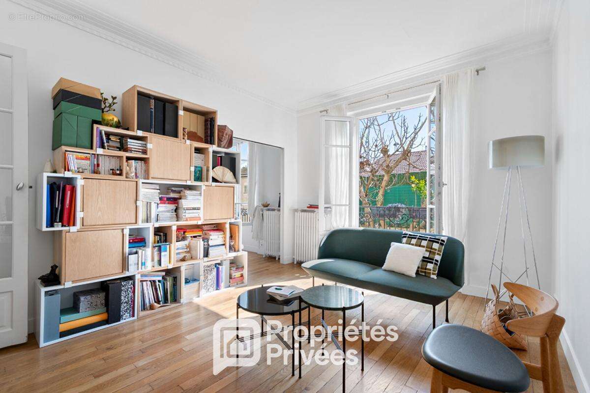 Appartement à COURBEVOIE