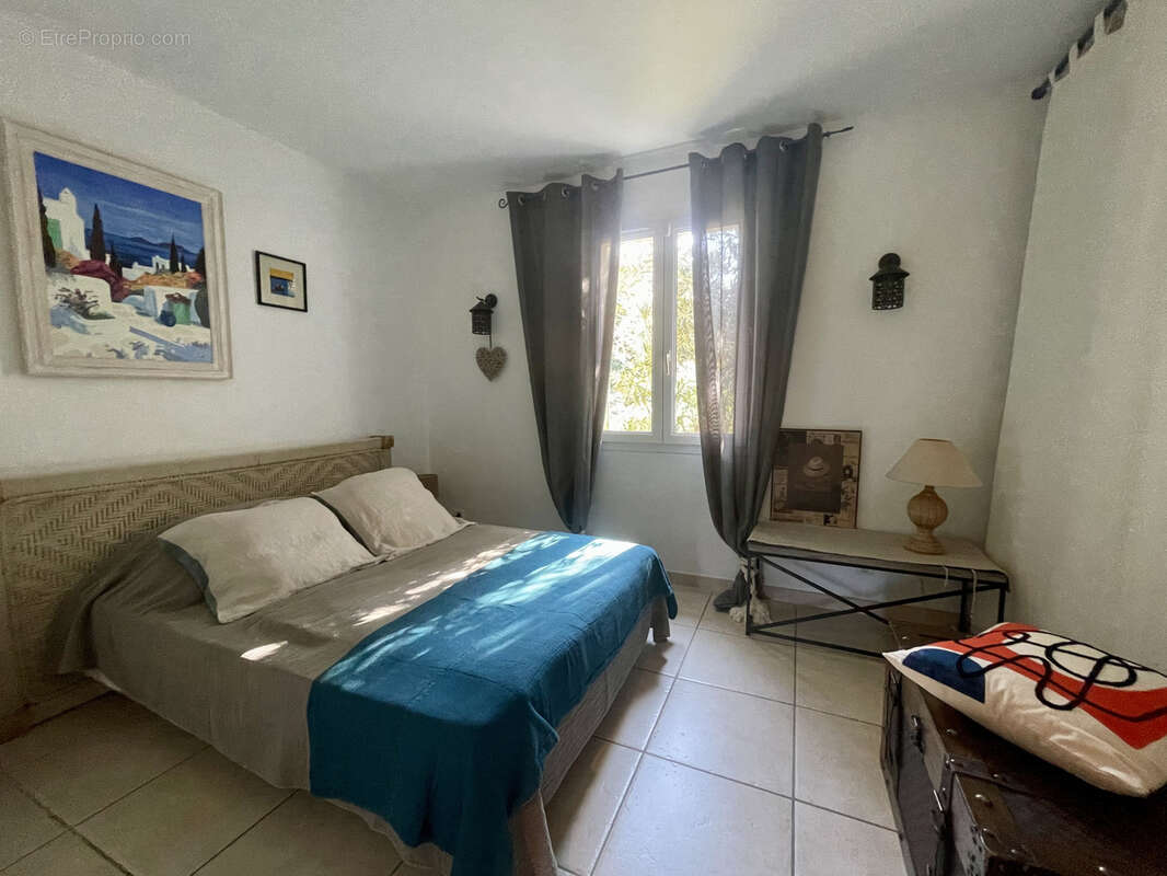 Maison à VENASQUE
