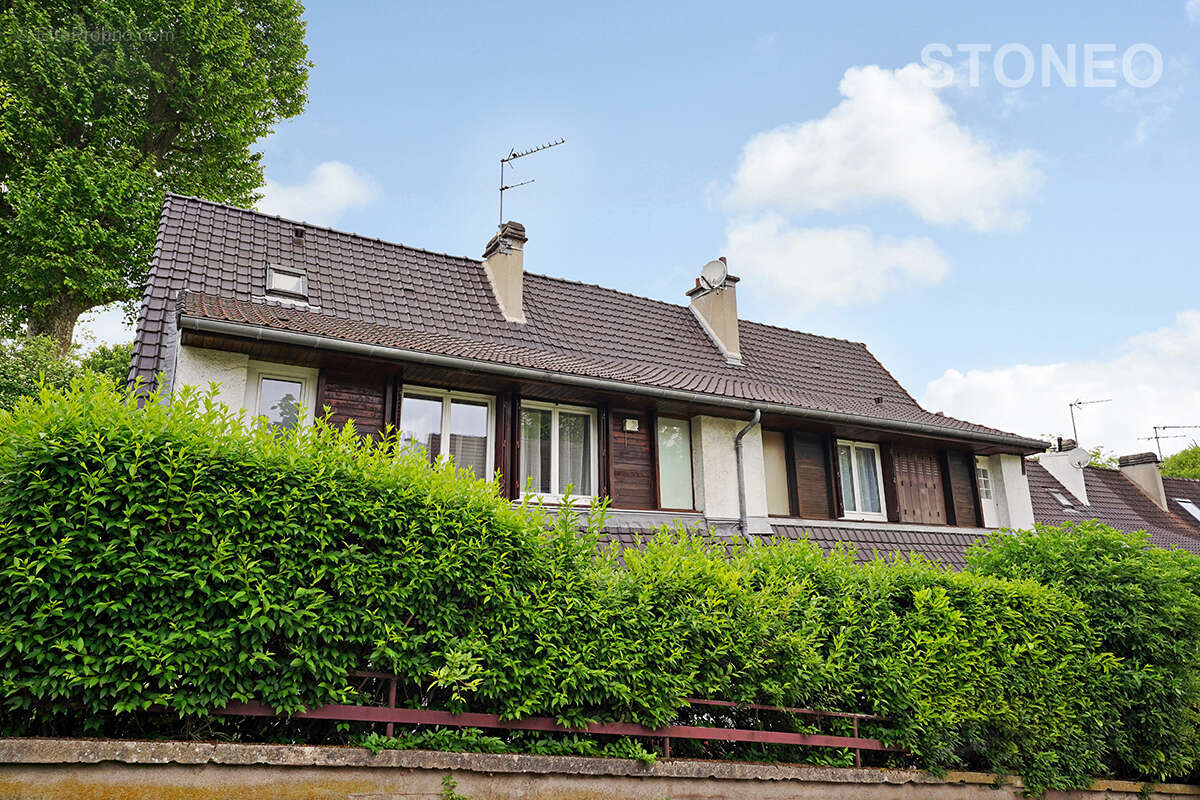 Maison à VILLE-D&#039;AVRAY