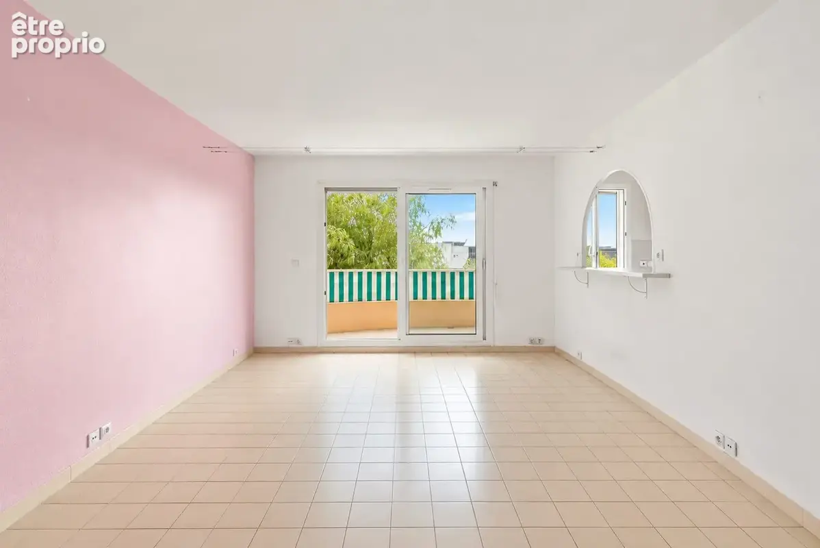 Appartement 2 pièces 47 m² à vendre à Saint-Laurent-Du-Var (06700) - photo 2