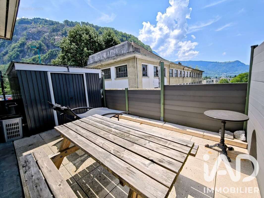 Appartement 63 m² à Cluses  - photo 2