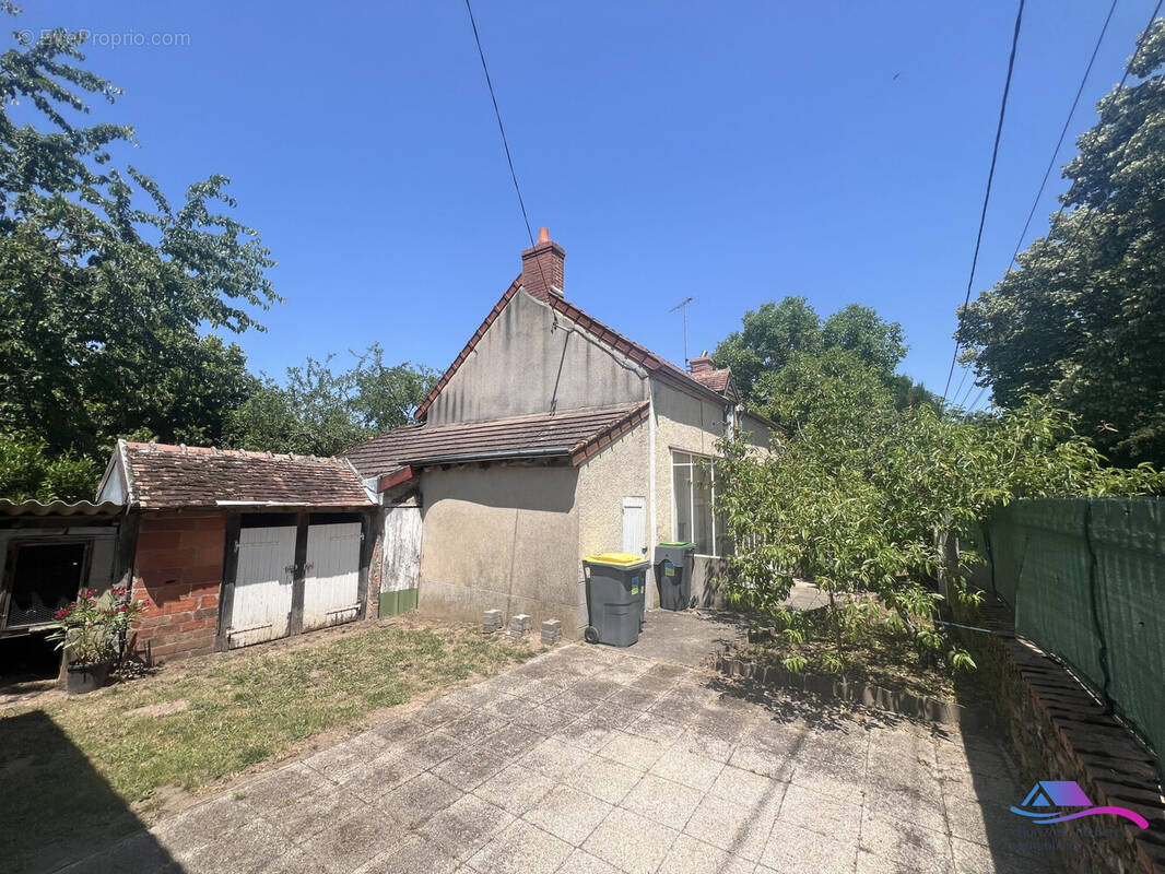 FACADE AVANT - Maison à CHATEAUMEILLANT