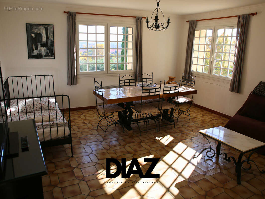 Propriété de caractère avec piscine / Immeuble 9 appartements   613 m2 habitables   Un lieu de vie rare et ins - photo 11