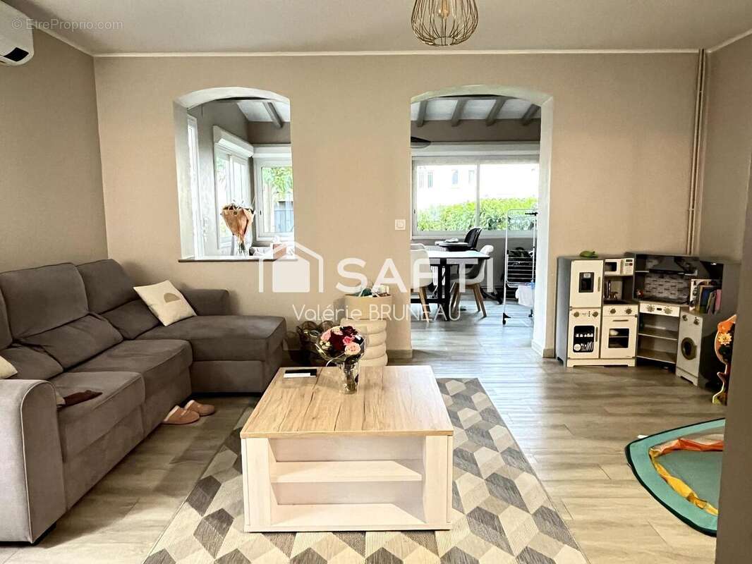 Photo 2 - Maison à LABRUGUIERE