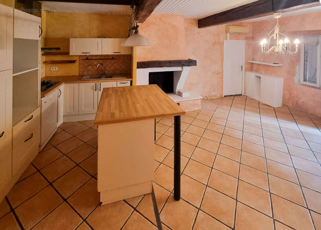 Maison de village de 4 chambres avec garage et grande terrasse offrant une vue panoramique sur les vignes - photo 5