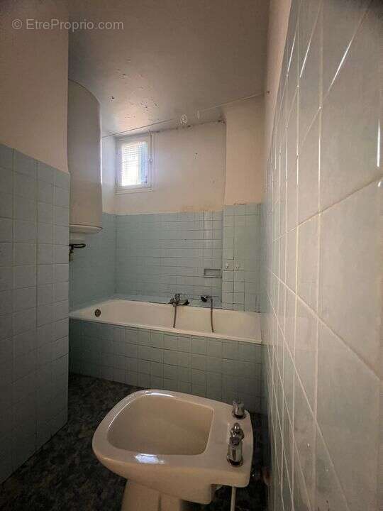Appartement à MARSEILLE-4E