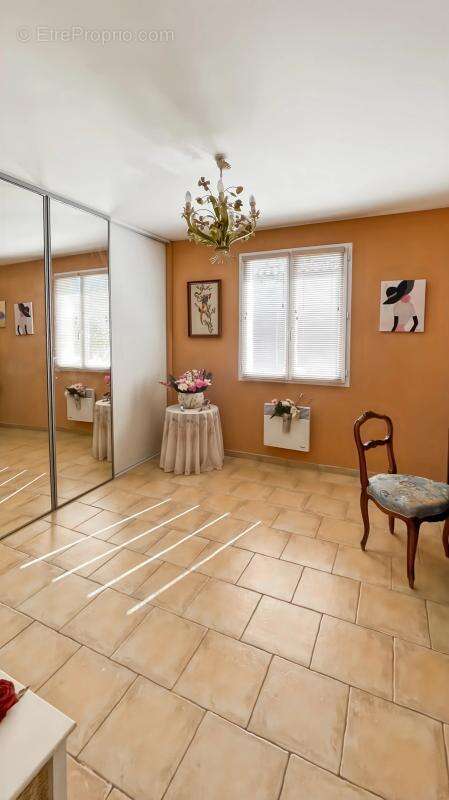 Maison à TAVERNES