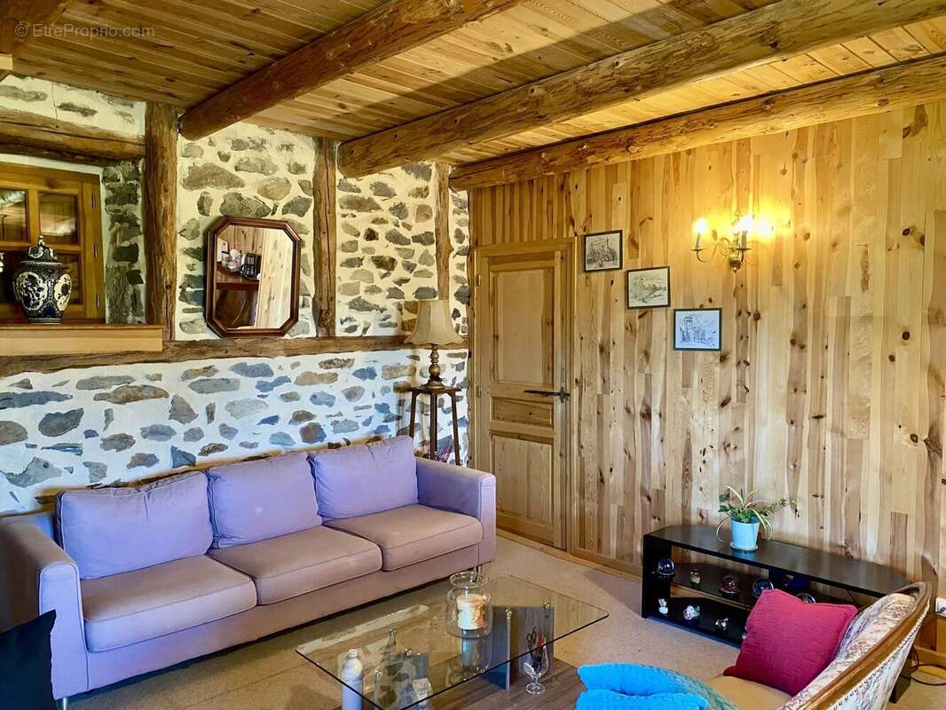 Maison à SAINT-JULIEN-CHAPTEUIL