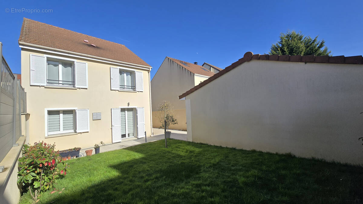 Maison à LIMOURS