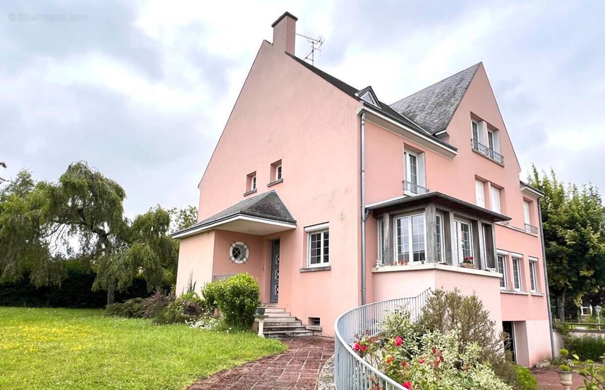 Appartement à LA VILLE-AUX-CLERCS