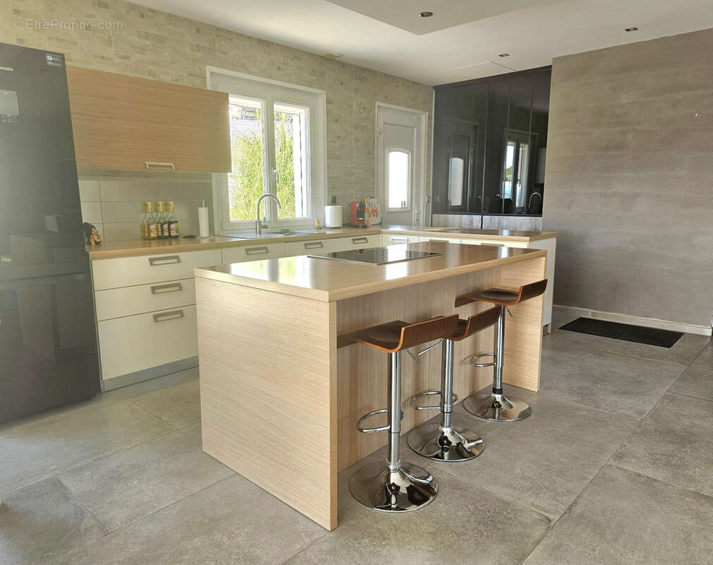 Maison à SATOLAS-ET-BONCE