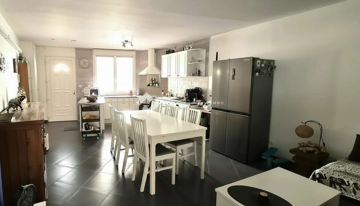Maison 170 m² à Saint-Laurent-De-La-Salanque  - photo 2