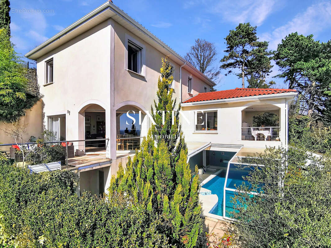 Maison à SAINT-CYR-AU-MONT-D'OR