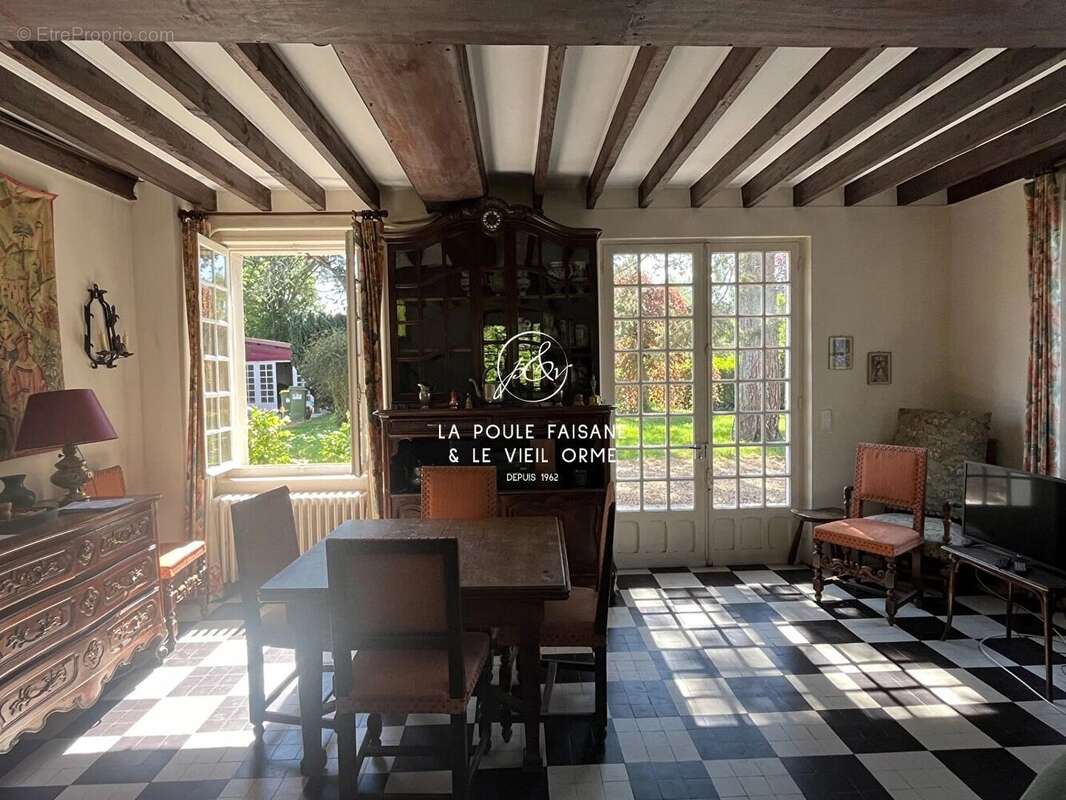 Maison à BAZAINVILLE