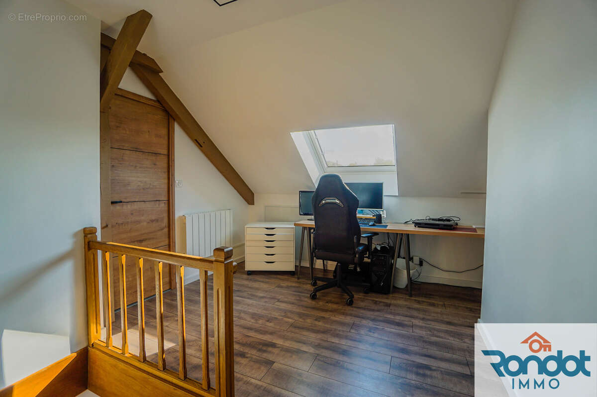 Maison à IS-SUR-TILLE