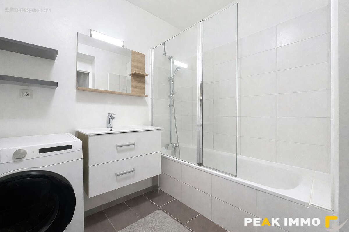 Appartement à BONNE