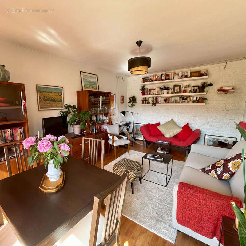 Appartement à FRESNES