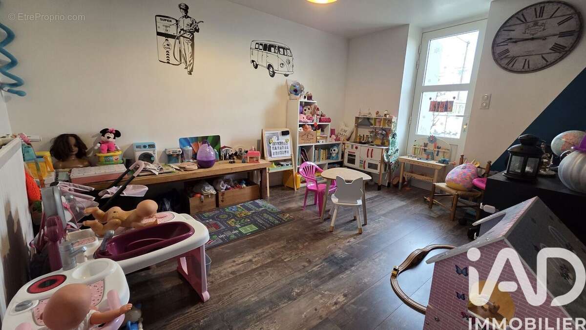 Maison 93 m² à Fleac  - photo 4