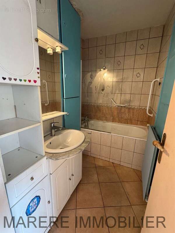 Appartement F2 Père Lachaise, 5ème étage, très lumineux, à rafraichir - photo 4