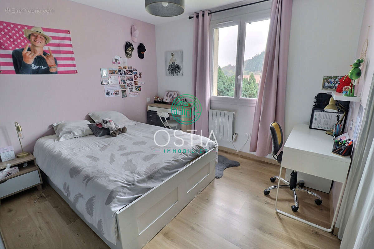 Maison à LA TERRASSE-SUR-DORLAY