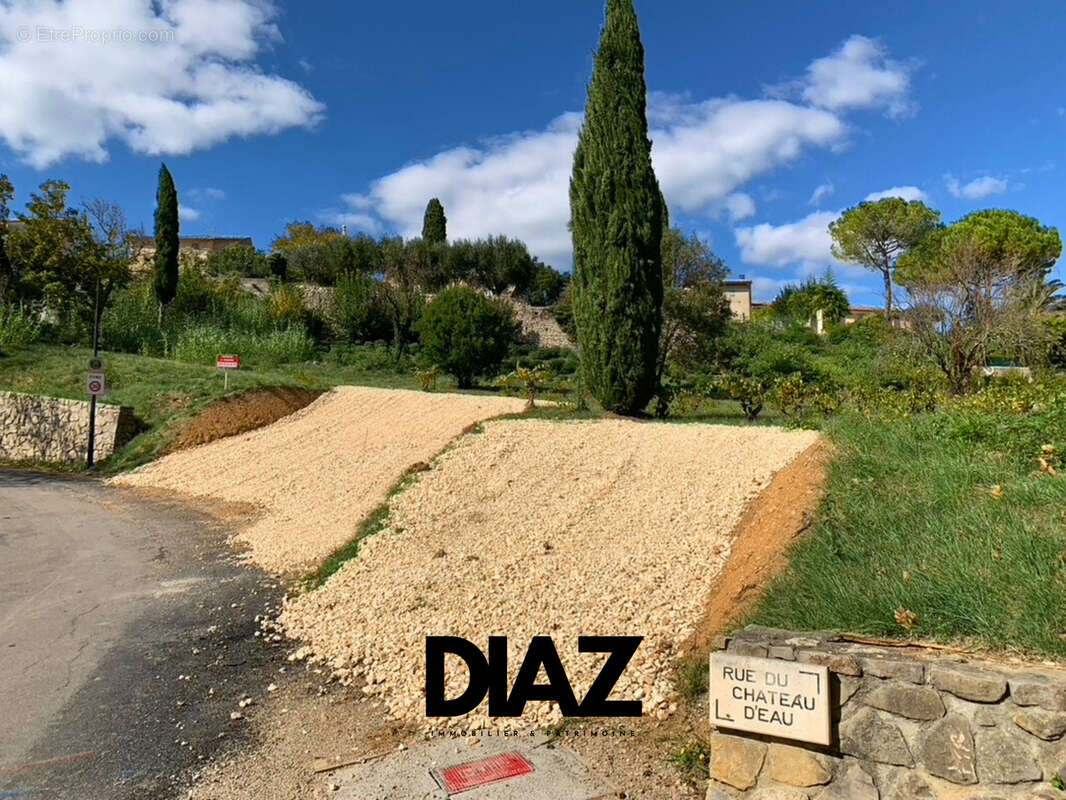 Terrain à LA ROUVIERE