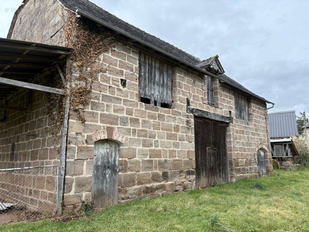 Maison à SAINT-AULAIRE