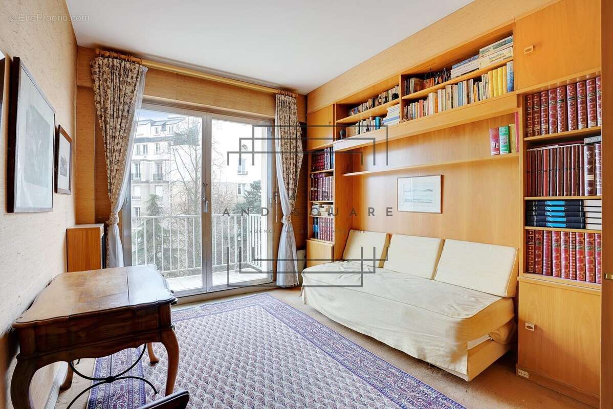Appartement à NEUILLY-SUR-SEINE
