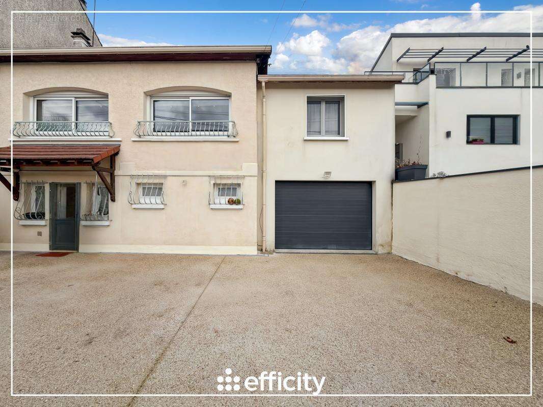 Maison à CHAMPS-SUR-MARNE