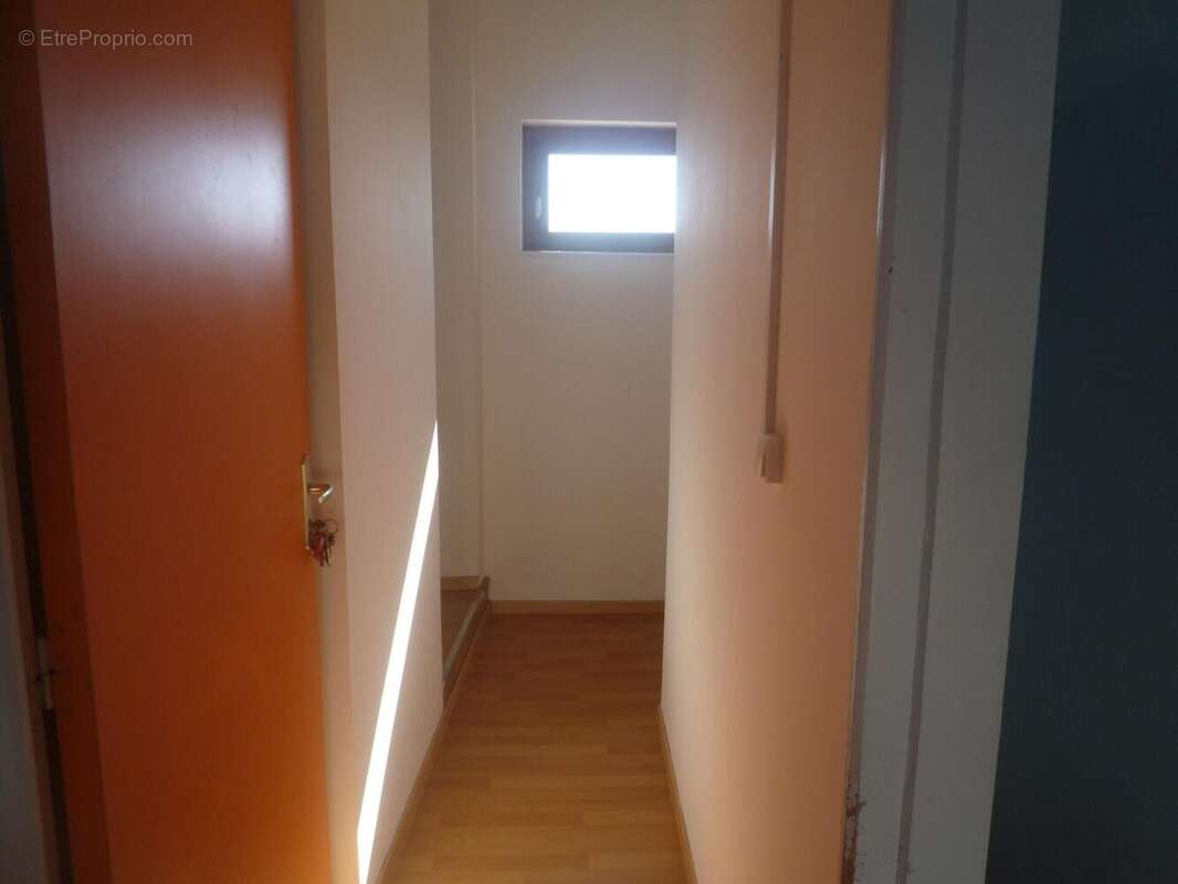 Appartement 64 m² à Saint-Etienne  - photo 5