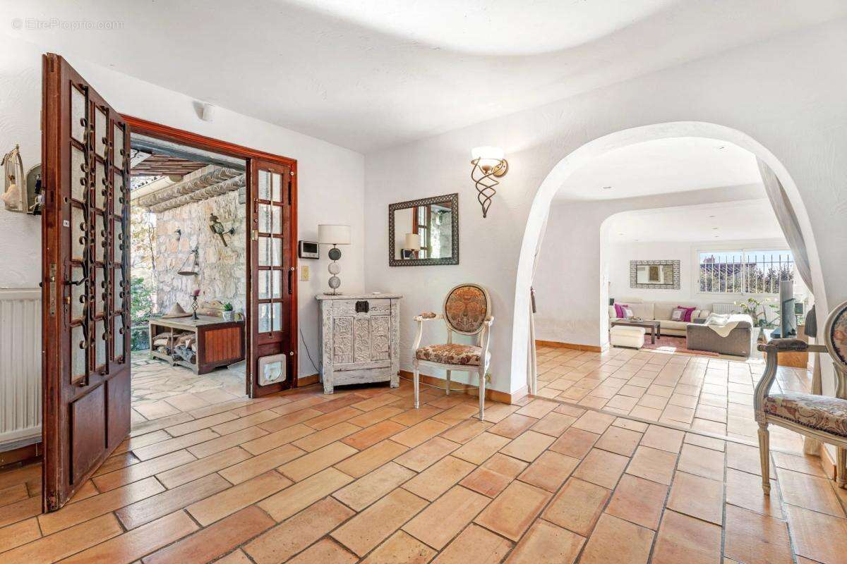 Maison à TOURRETTES-SUR-LOUP