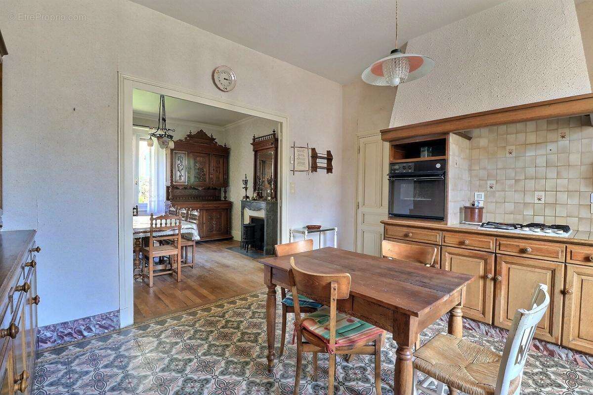 Maison à CLUNY