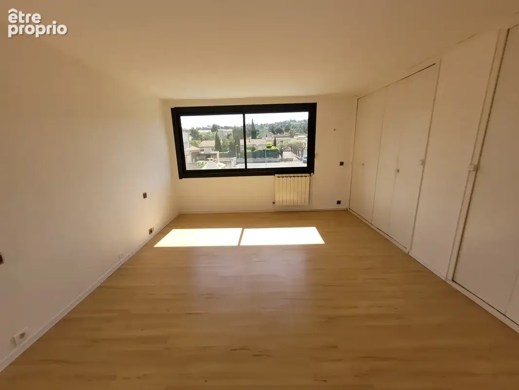 Fleury d'Aude Villa de type VI sur 3 niveaux, SH 145 m2 plus un garage de 15 m2 sur un terrain de 500 m2. - photo 13