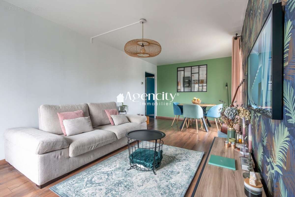 Appartement à TORCY