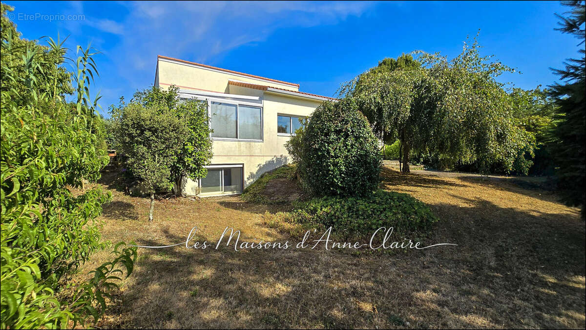 Maison  plain-pied 94 m2 / 4 chambres  / garage/ véranda/ jardin clos et paysager - photo 19