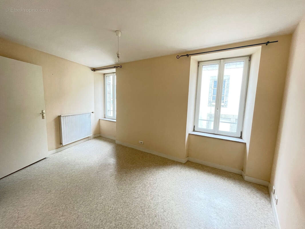 Appartement à CORAY