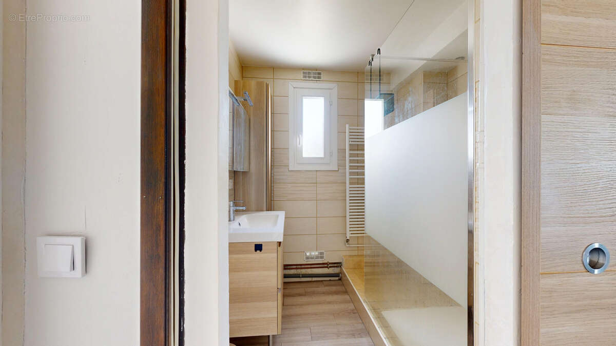 Les clayes sous bois, appartement avec balcon, cave et parking. - photo 8