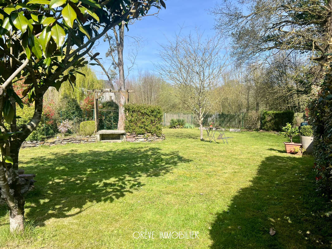 Maison à NOYAL-CHATILLON-SUR-SEICHE