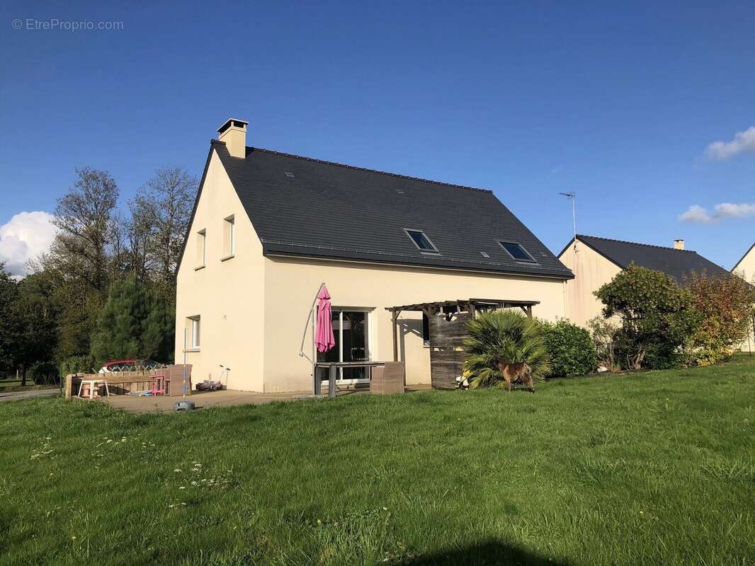 Maison à MONTENEUF