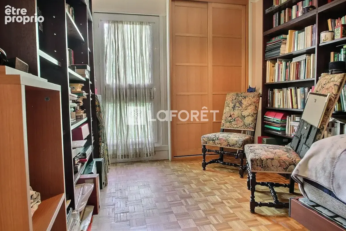 Appartement 4 pièces 75m² avec balcon, parkings et cave. - photo 4