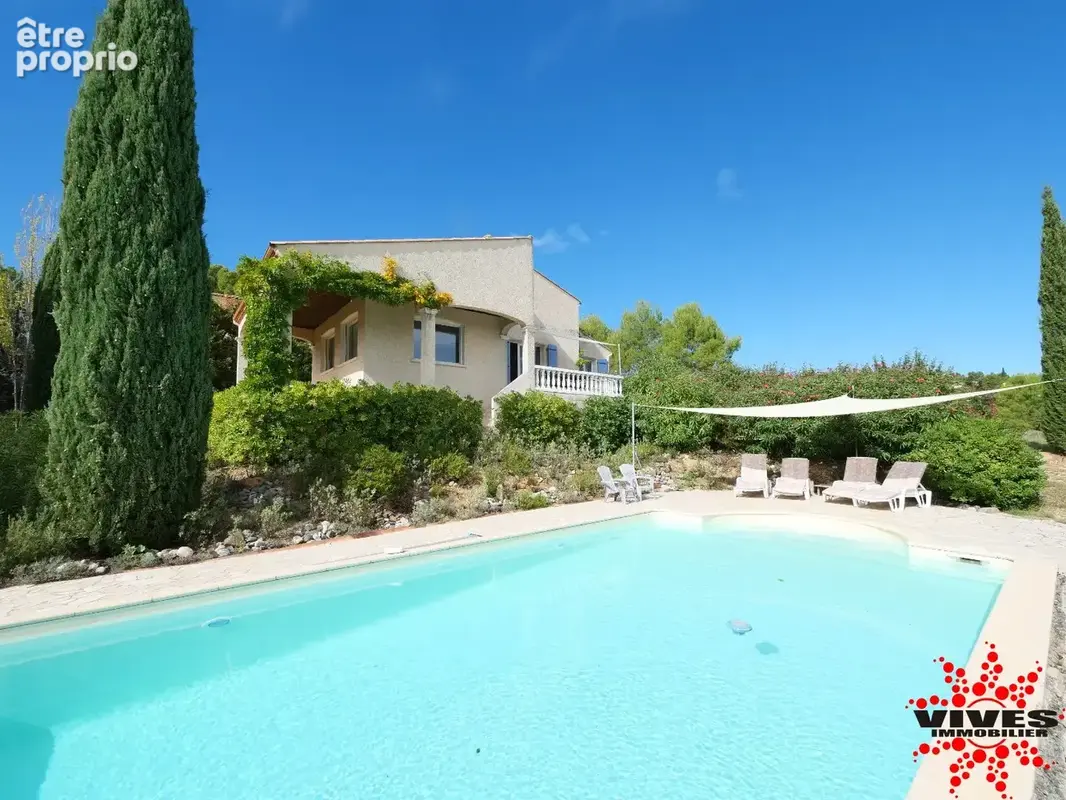 Maison à MONTOULIERS