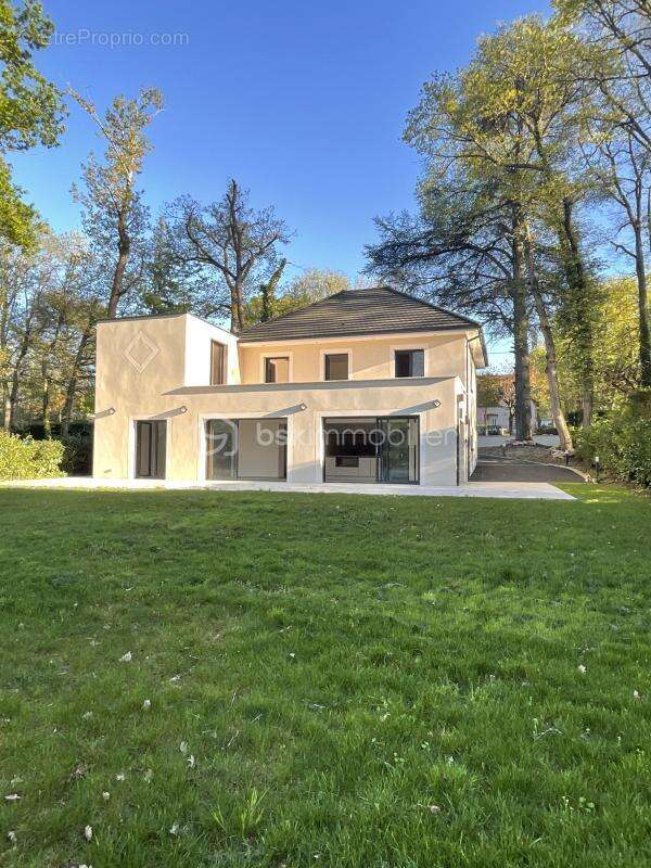 Maison à SAINT-FARGEAU-PONTHIERRY