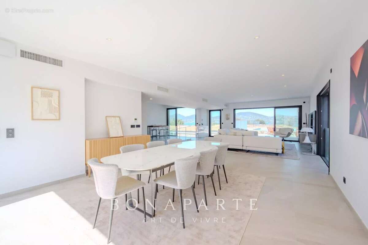 GASSIN - SAINT-TROPEZ Exclusivité : Magnifique villa-appartement en duplex avec très belle vue merUSIVITE : Magnifique "villa ap - photo 15