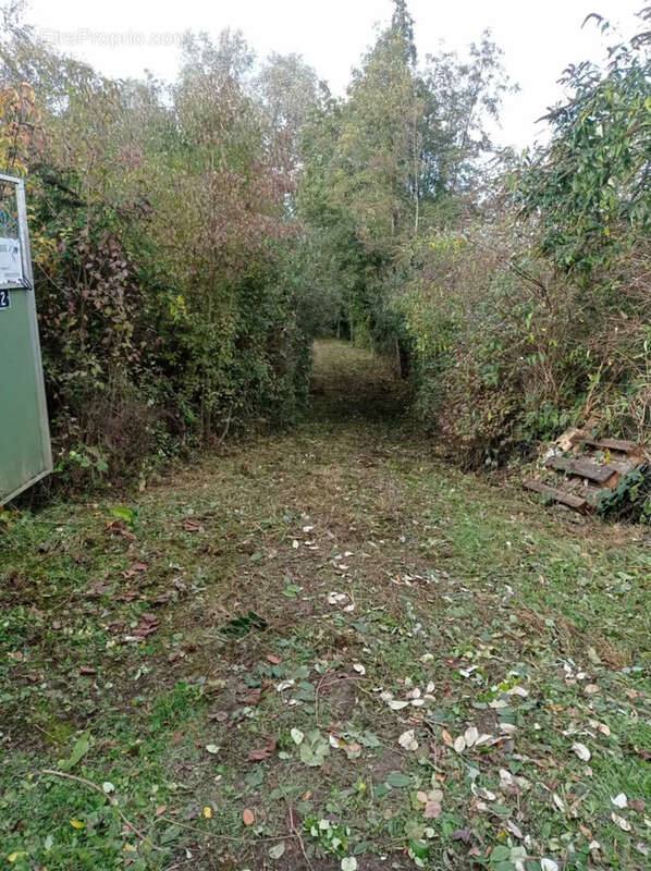 Terrain à GLISY