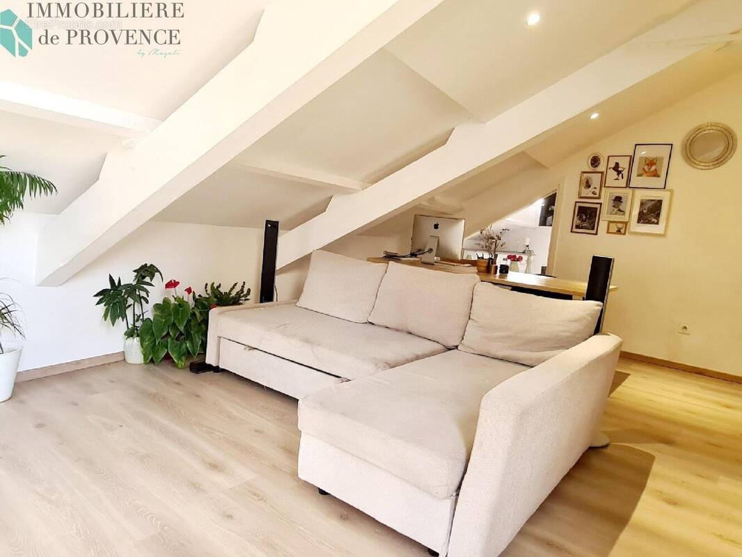 Appartement à VILLENEUVE-LES-AVIGNON