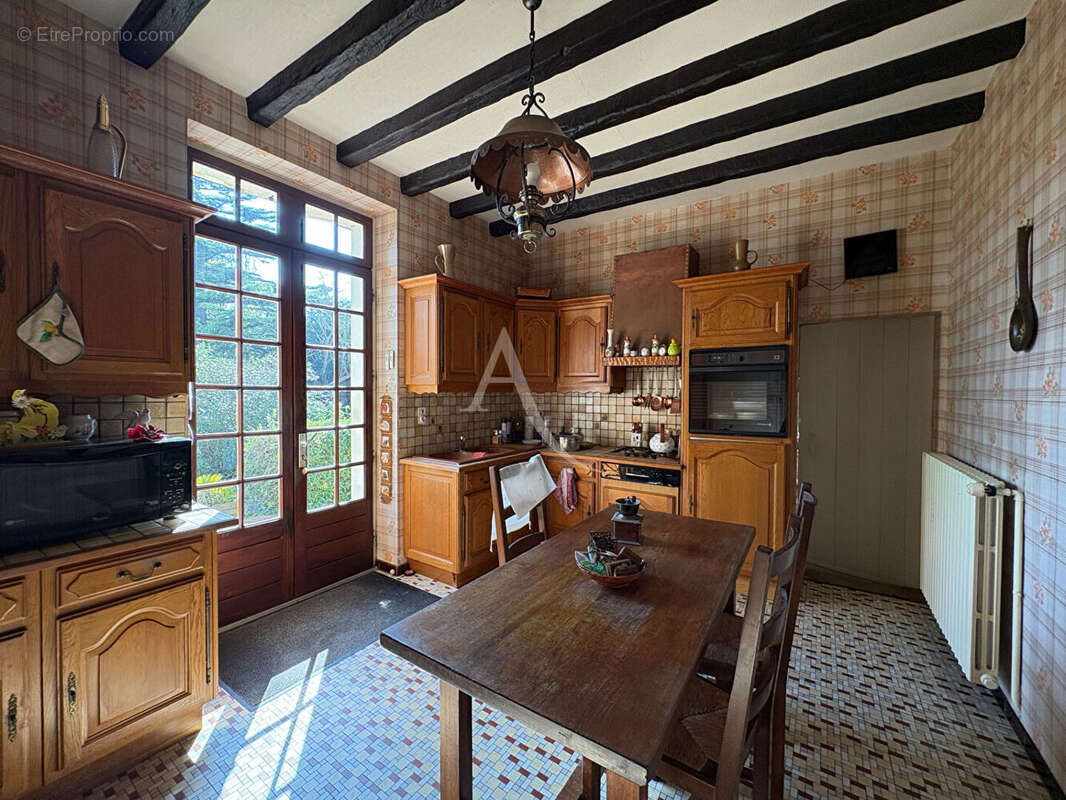 Maison à SAINTE-RADEGONDE-DES-NOYERS