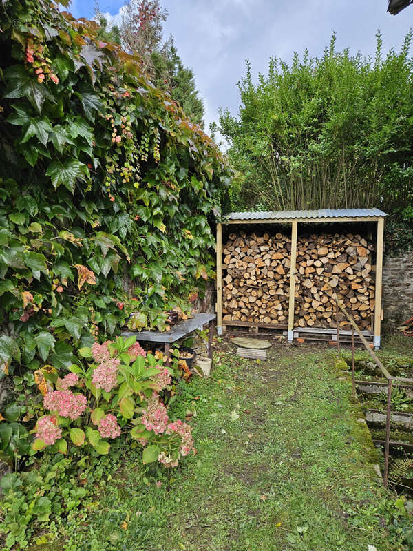 Saint-Priest-la-Marche   Charmante maison avec 3482 m2 de terrain dans un hameau calme - photo 17