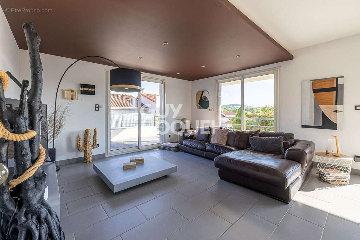 Maison Le Cendre 156 m2 - 4 chambres - Piscine - photo 5