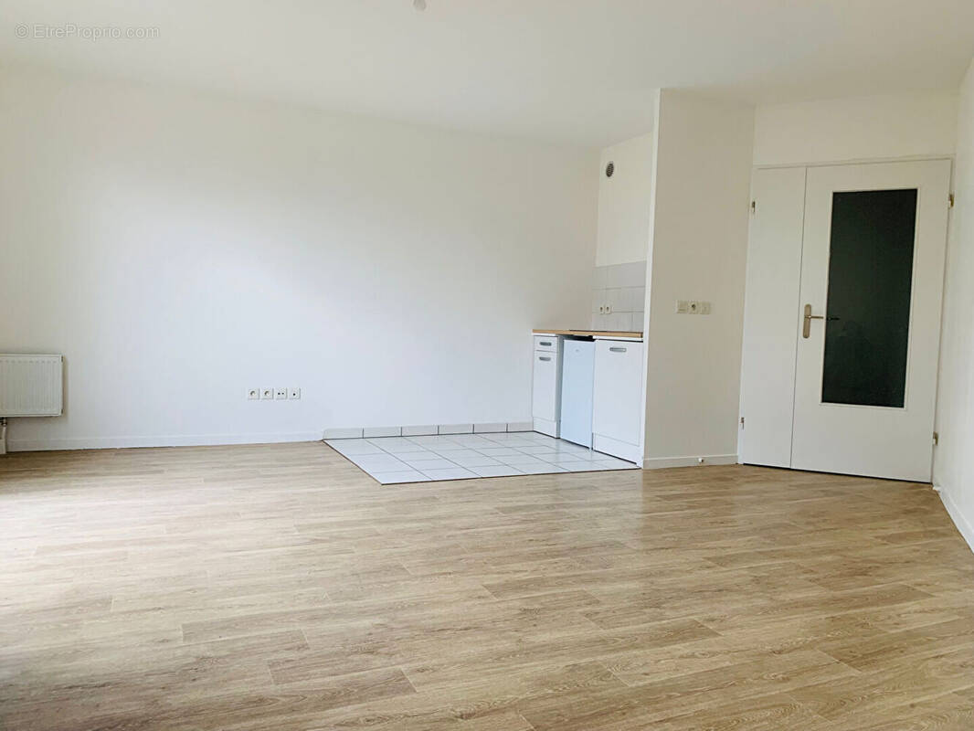 Appartement à CHANTELOUP-LES-VIGNES