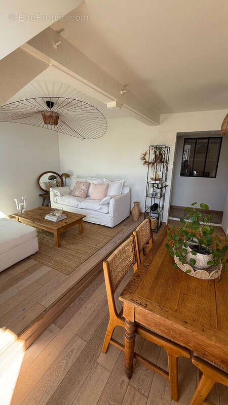 Appartement à LA QUEUE-LES-YVELINES