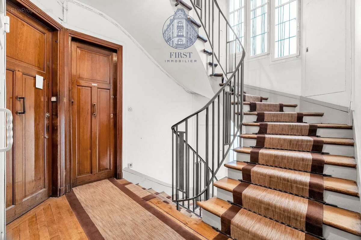 Appartement à PARIS-17E